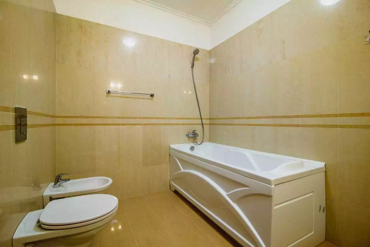 Ванная комната в полулюксе с отдельным входом в парк отеле в Симеизе Лиго Морская