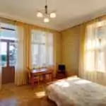Общий вид комнаты полулюкса с большой верандой и видом на море в гостинице в Симеиз Лиго Морская