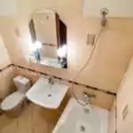 Ванная комната стандартного номера в отеле Симеиз Лиго Морская